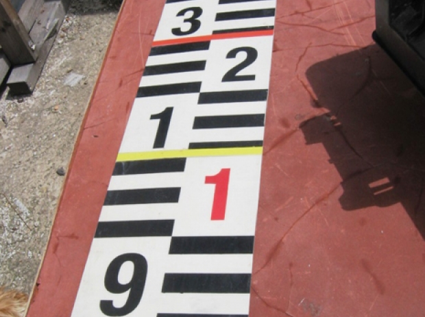 Galerie hotových ukazatelů měření výšky hladiny vody (vodočetných latí) 9 Galerie hotových ukazatelů měření výšky hladiny vody (vodočetných latí) 9