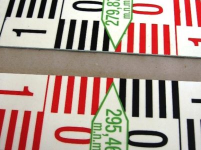 Detail povrchu a gravírování hladinoměru RIGEL – Jan Malecha, Chomutov Vodočetné latě RIGEL detail - 1426614672-u027 - měření hladin vody limnigrafy Chomutov